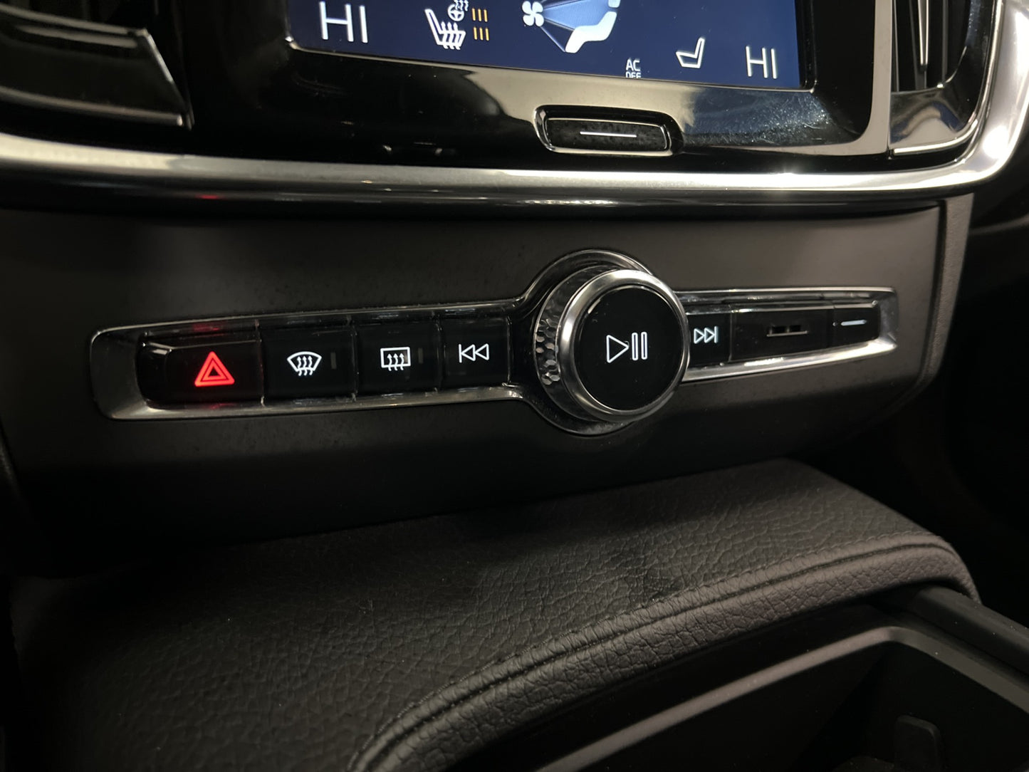 Volvo V90 D3 150hk Business VOC Värm Navi CarPlay Drag