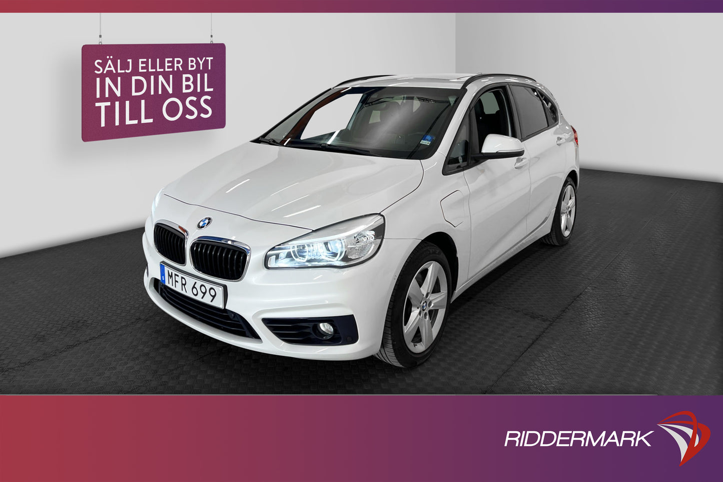 BMW 225xe Active Tourer 224hk Pano HUD Skinn B-kamera Navi