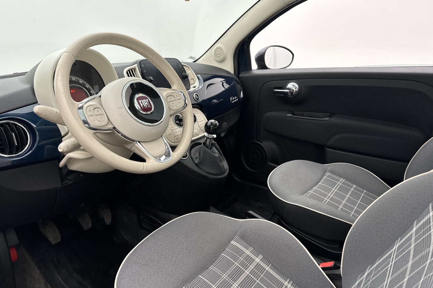 Fiat 500C 1.2 8V 69hk Lounge Panorama Sensorer Farthållare