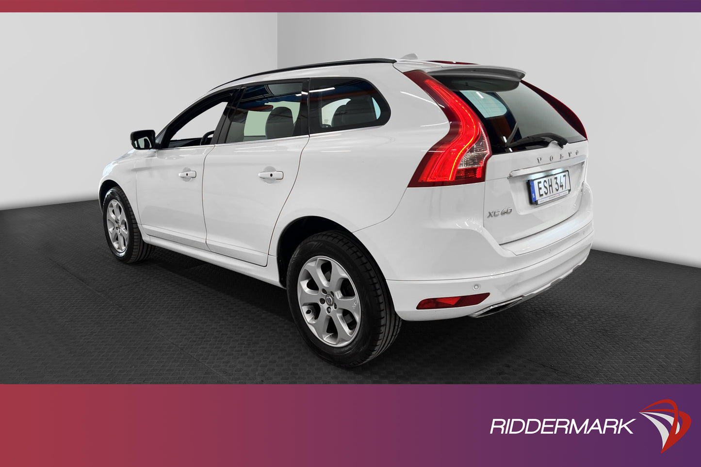 Volvo XC60 D4 AWD 181hk Momentum Panorama VOC P-värmare