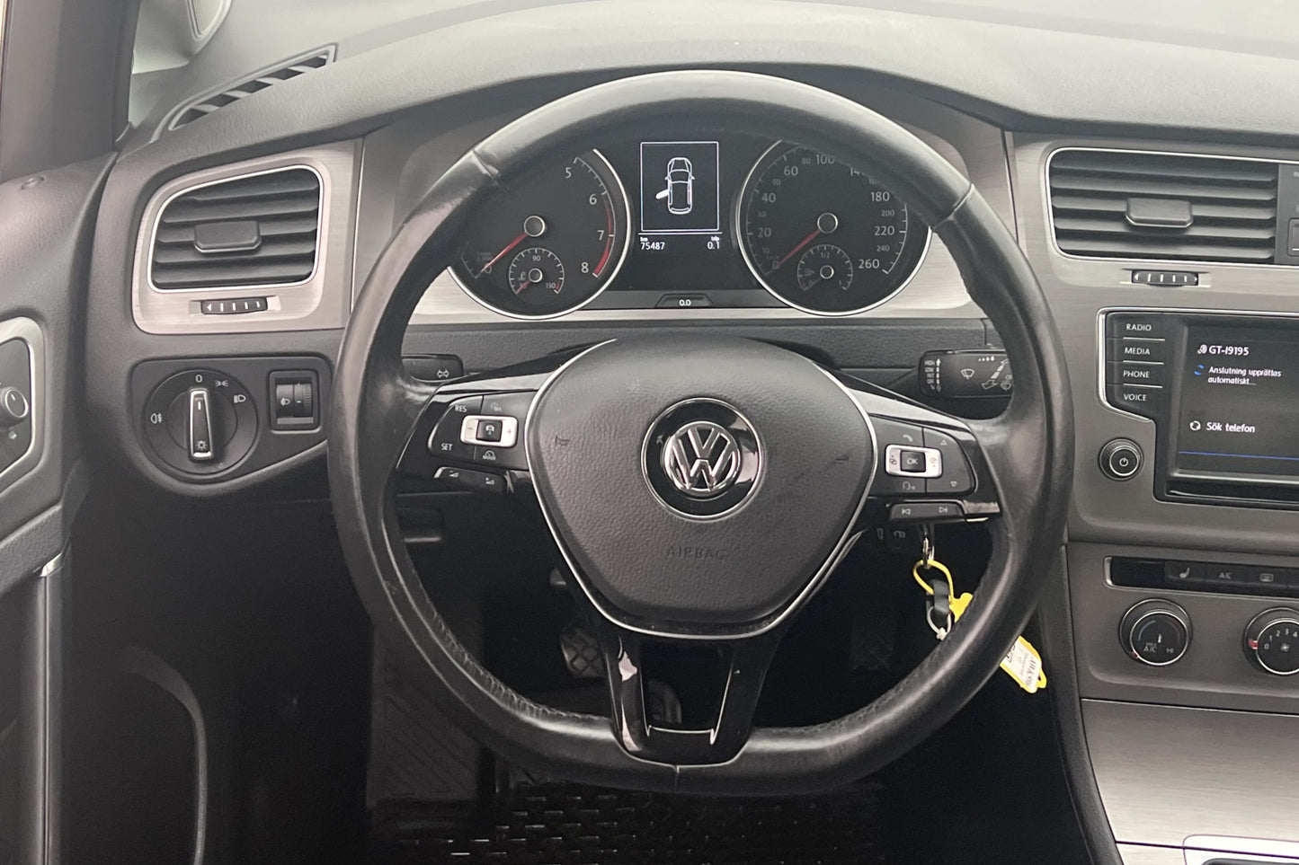 Volkswagen Golf 1.2 TSI 110hk Style CarPlay Adp-Farthållare