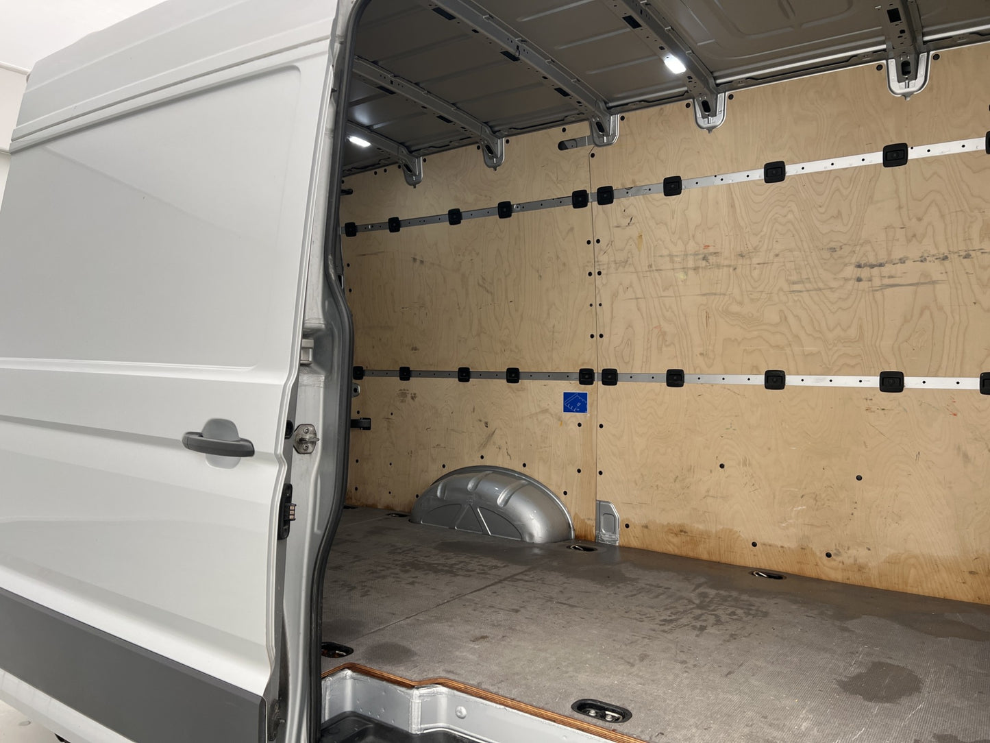 Volkswagen Crafter L2H2 2.0 4M Värmare Drag B-Kamera MOMS