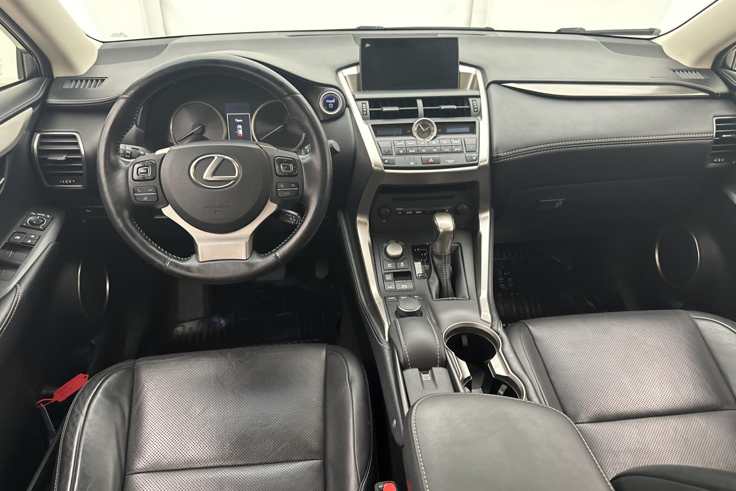 Lexus NX 300h AWD 197hk Premium Kamera Navi Skinn Drag