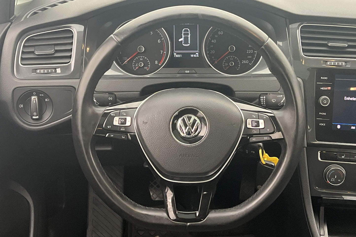 Volkswagen Golf 1.0 TSI 110hk Pano Sensorer Välservad