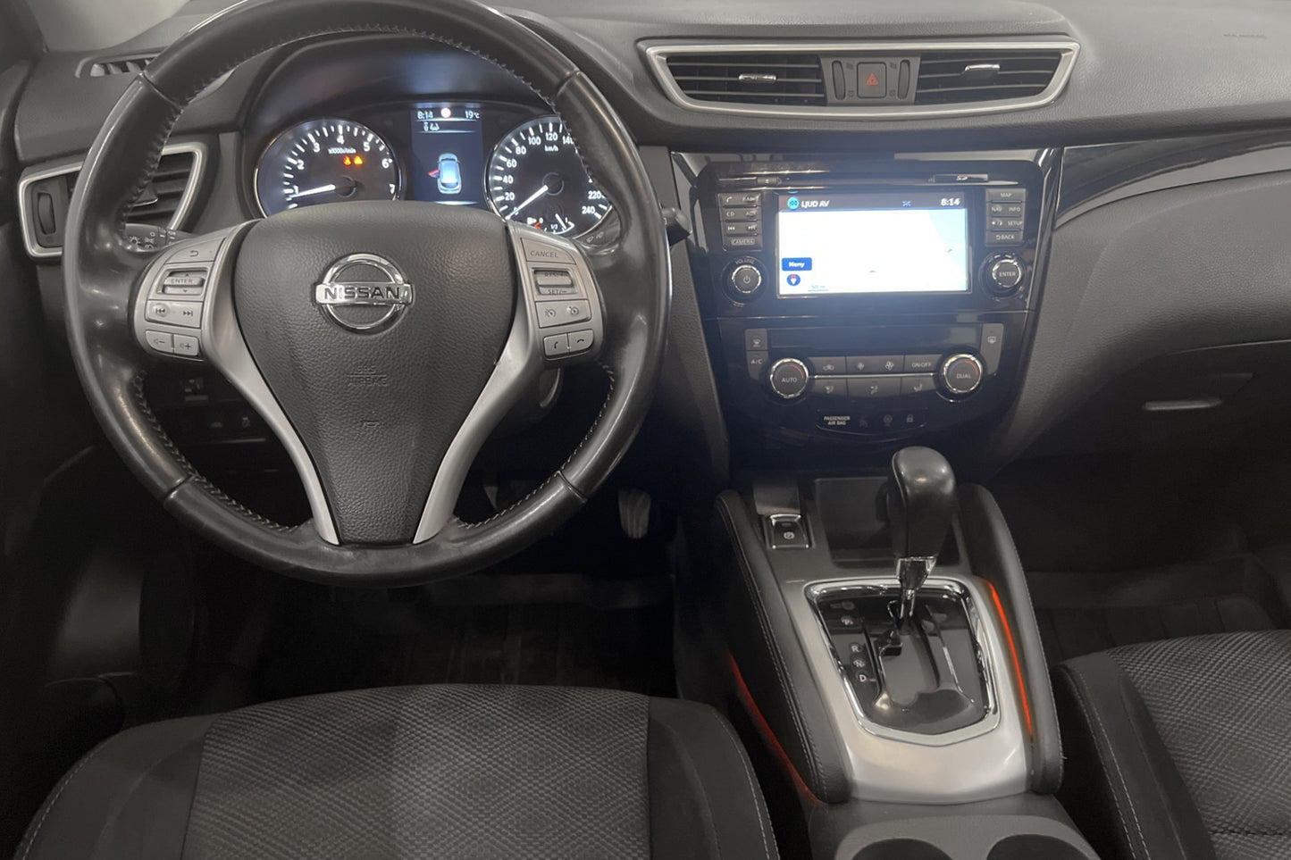 Nissan Qashqai 1.2 DIG-T 115hk Pano 360°Kamera Navi Keyless