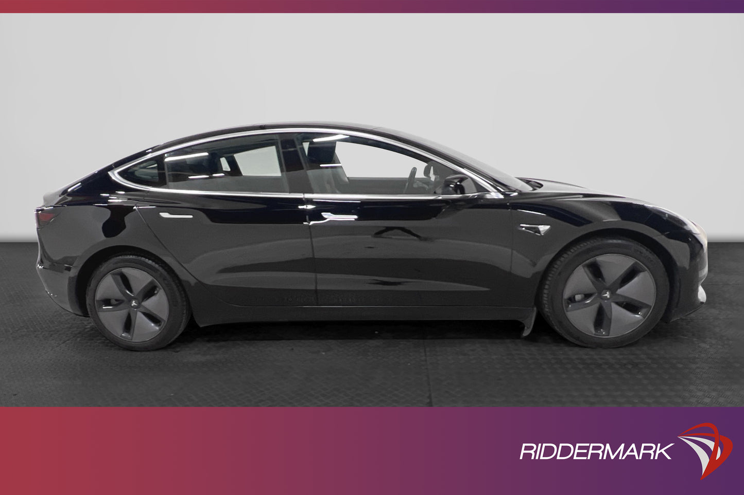 Tesla Model 3 Long Range Svensksåld Dragkrok