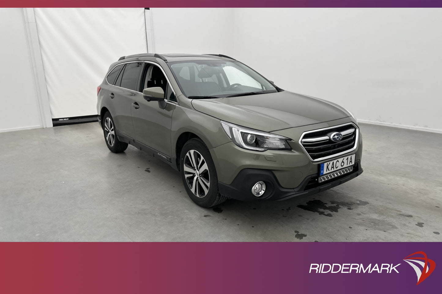 Subaru Outback 2.5 175hk 4WD Summit H/K Kamera Navi M-Värm