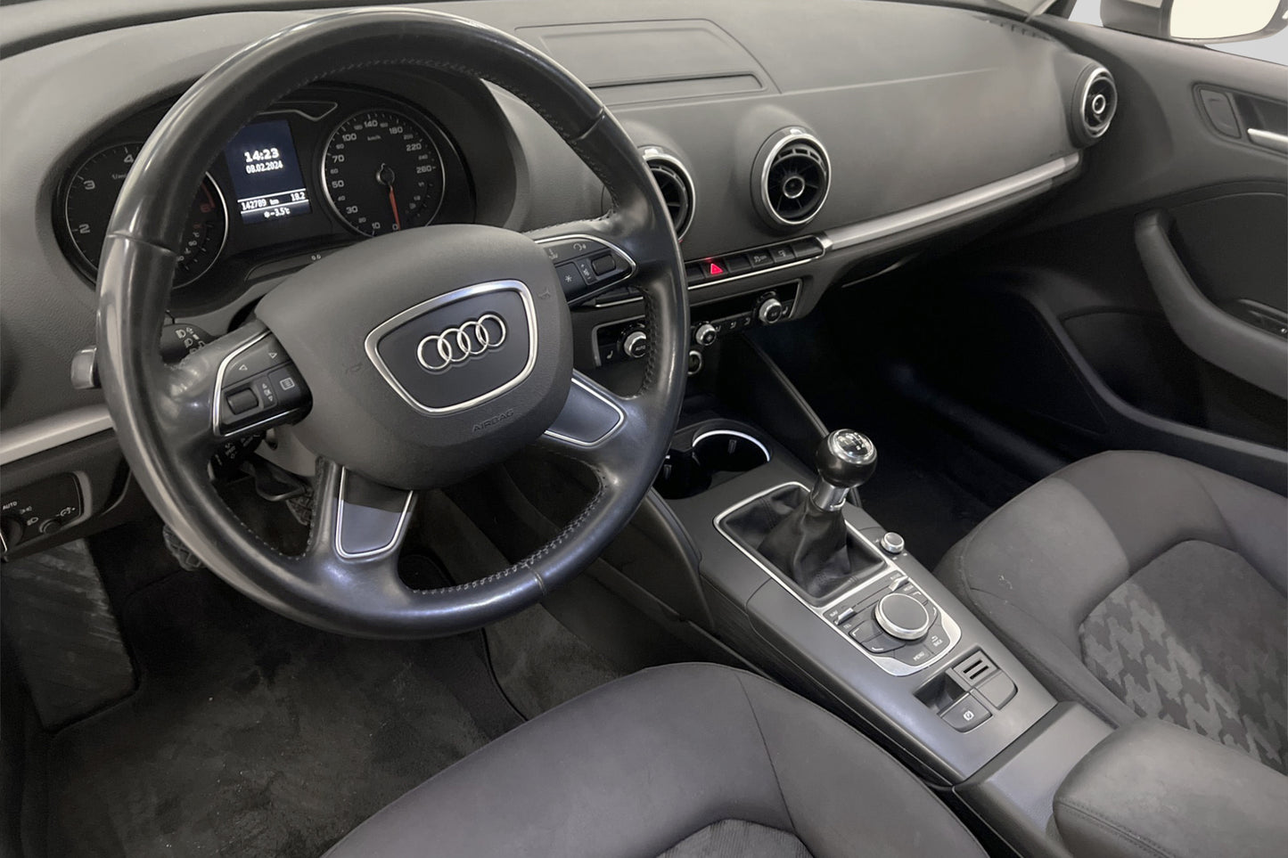 Audi A3 Sportback 1.6 TDI 110hk Ultra Sensorer Välservad