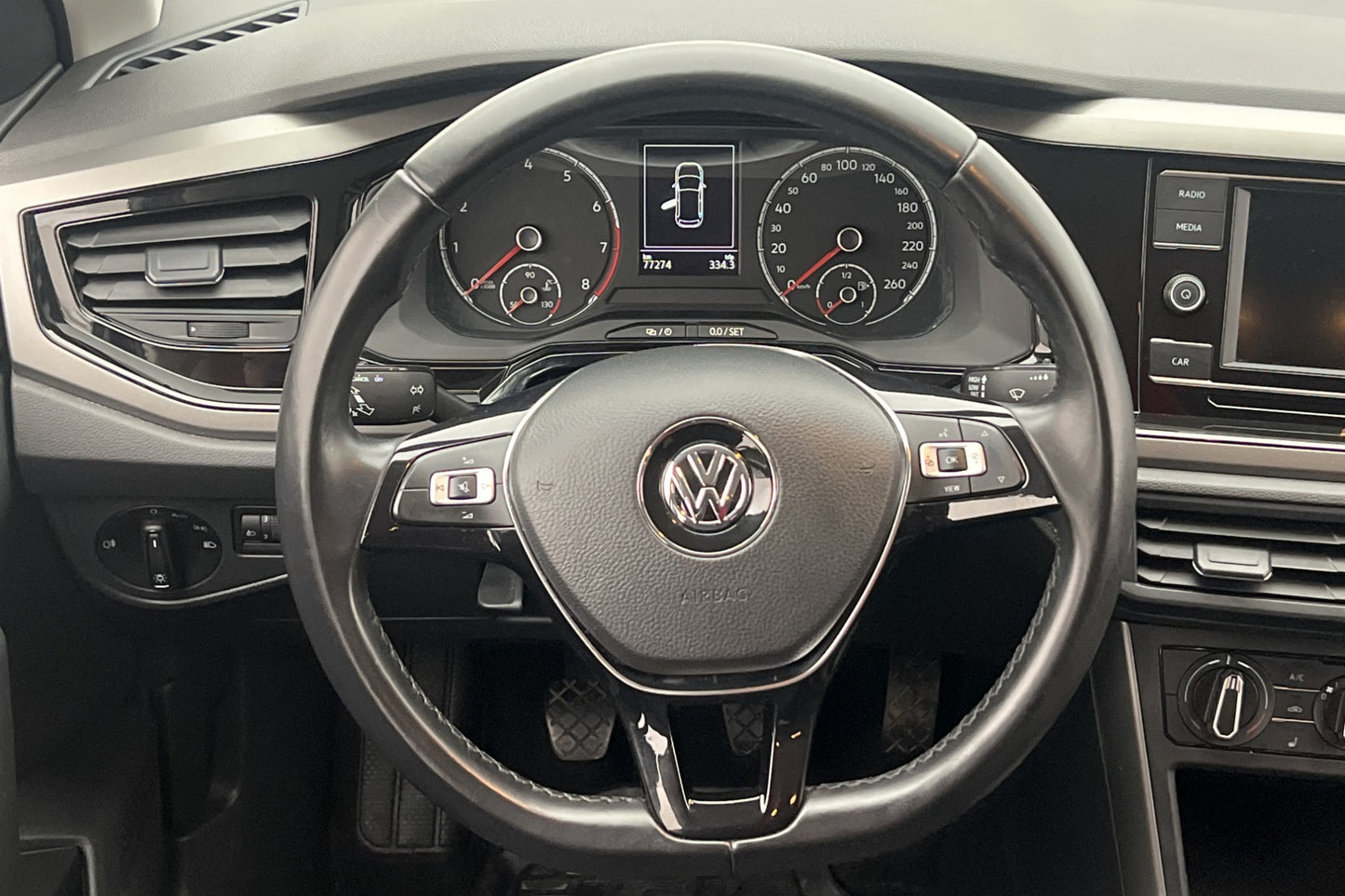 Volkswagen Polo 1.0 TSI 95hk Svart-optik Bluetooth Välservad