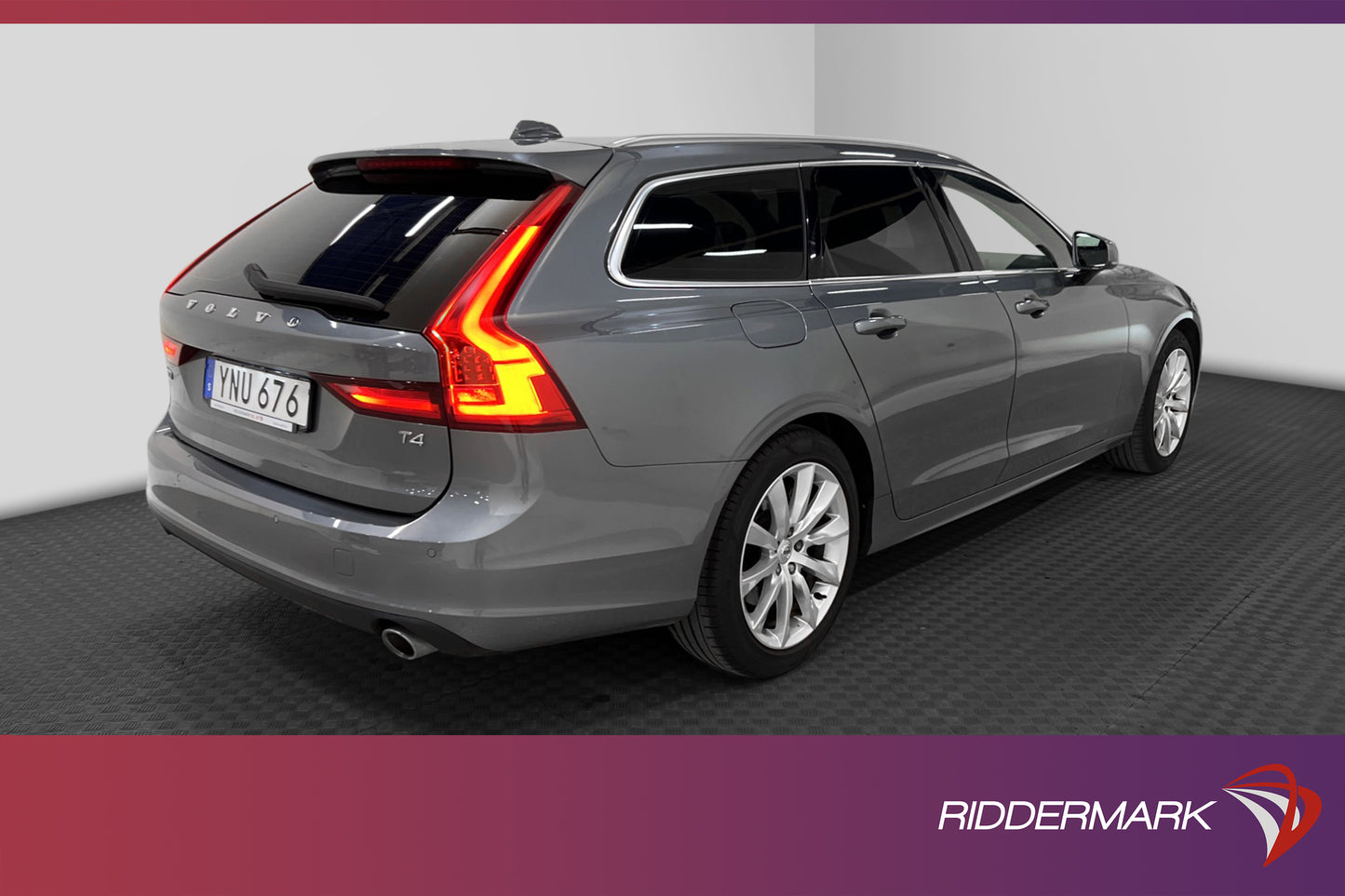 Volvo V90 T4 190hk Momentum Advanced VoC Värmare GPS 1-Ägare