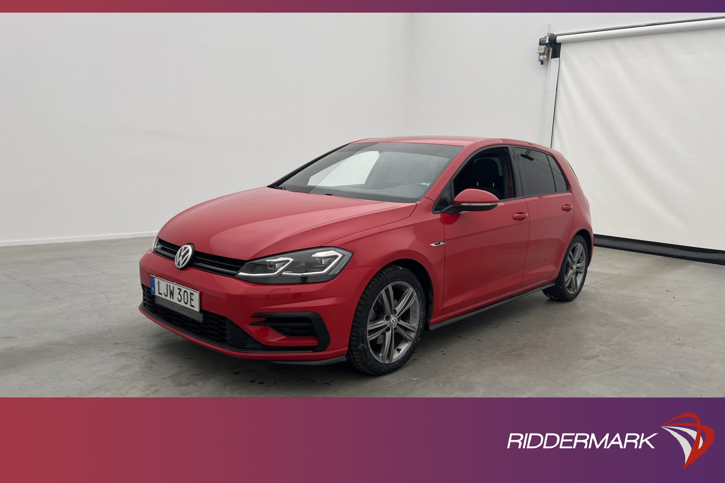 Volkswagen Golf 1.5 TSI 150hk R-Line CarPlay Adaptiv-fart