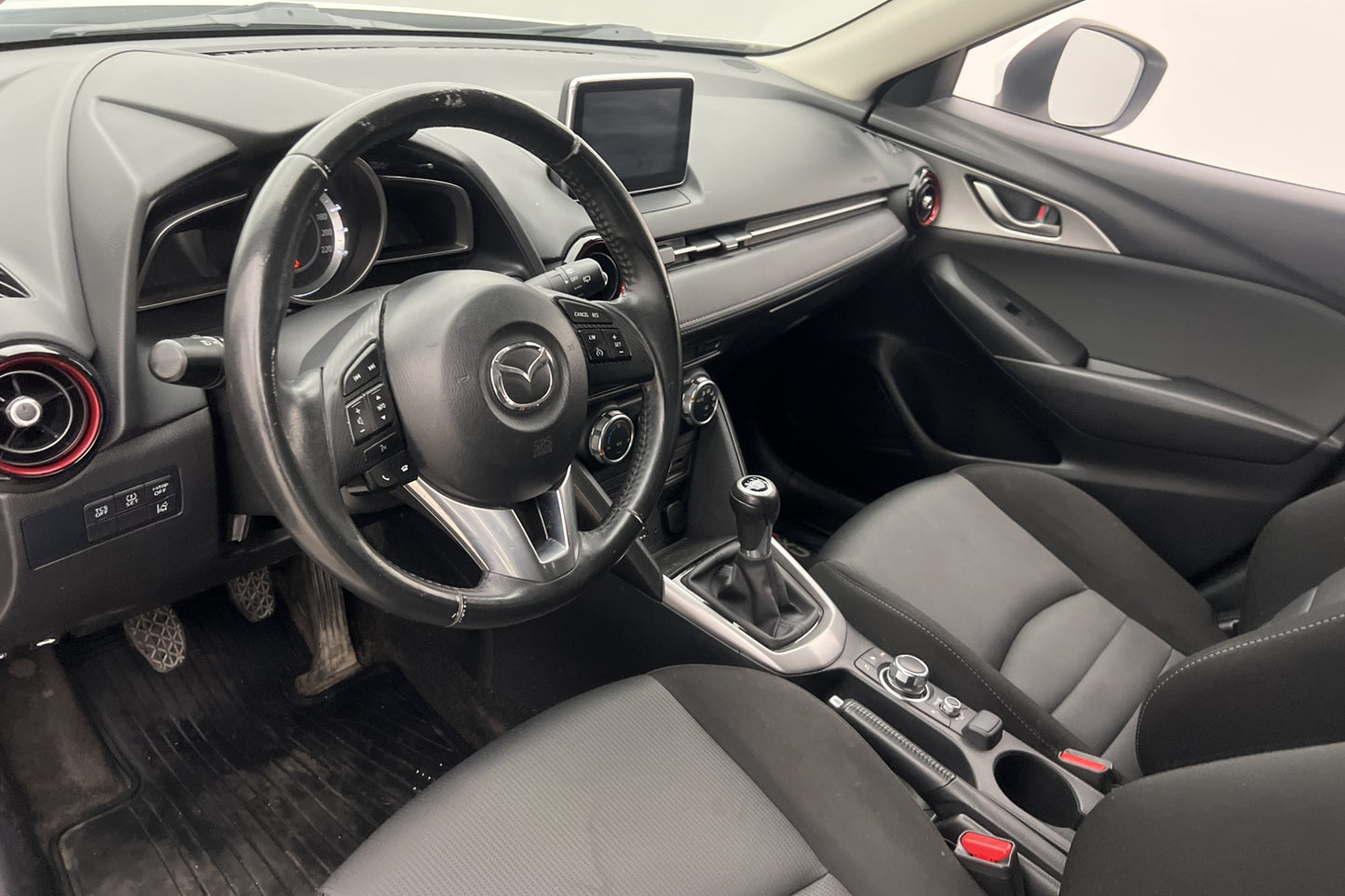 Mazda CX-3 SKYACTIV-G 120hk Vision Navi Sensorer Välservad