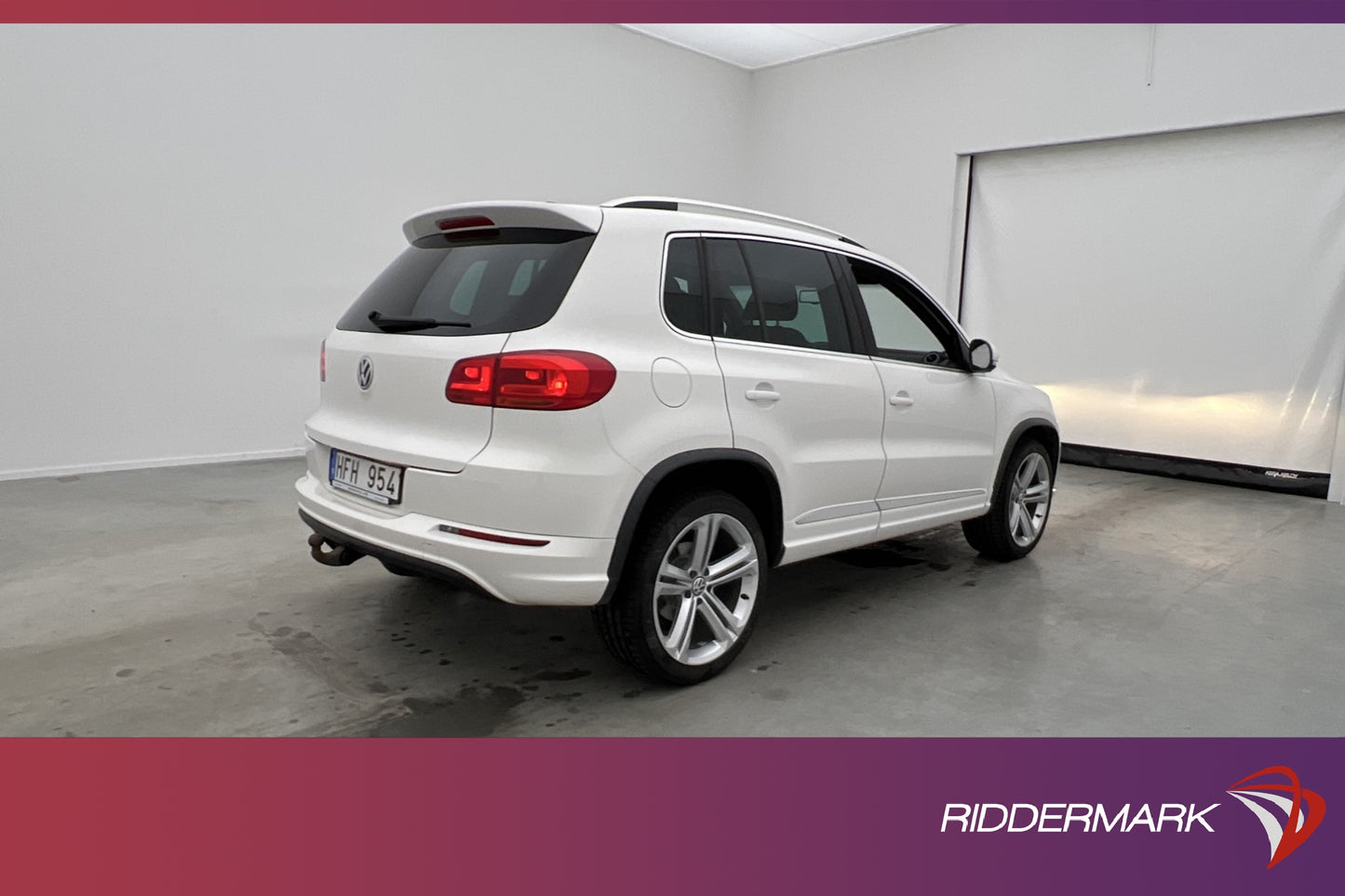 Volkswagen Tiguan 1.4 TSI 160hk 4M R-Line M-Värmare B-Kamera