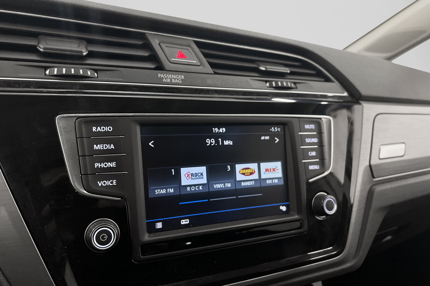 Volkswagen Touran 1.4 TSI R-Line 7-sits Kamera Carplay Drag