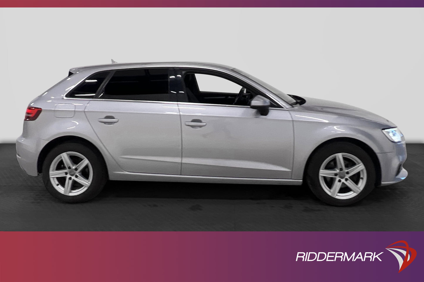 Audi A3 Sportback 1.6 TDI 110hk Comfort *Nyservad* CarPlay