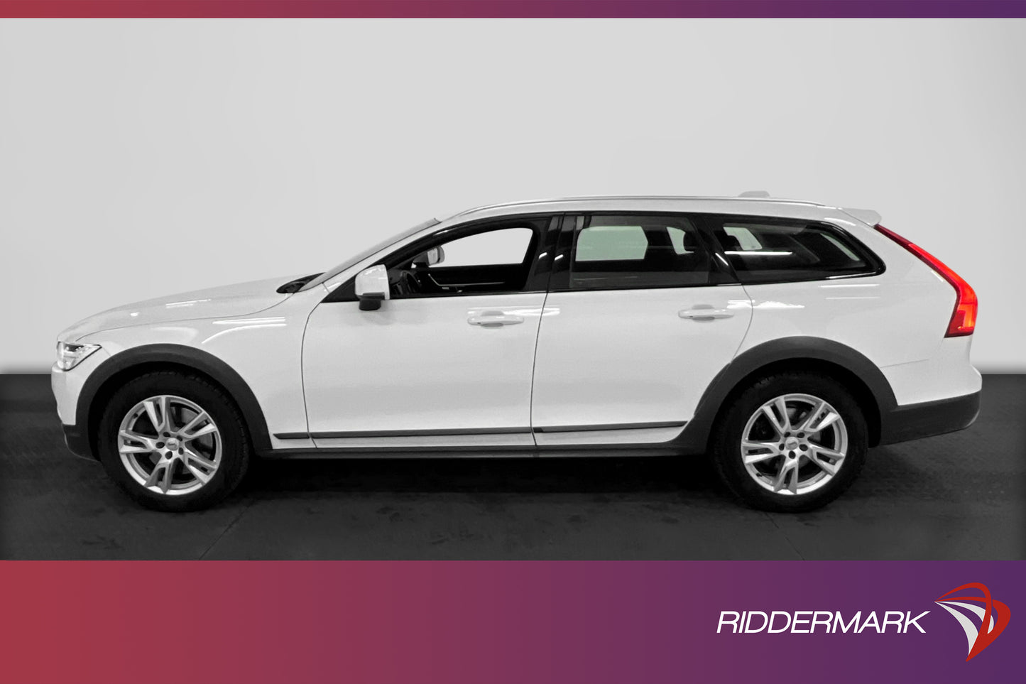 Volvo V90 Cross Country D4 AWD Momentum D-värm VOC 0.65l/mil