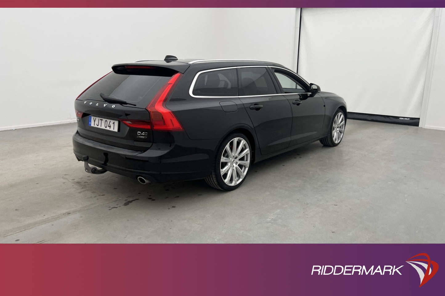 Volvo V90 D4 AWD Advanced Edt Pano VOC Värm Sensorer Drag