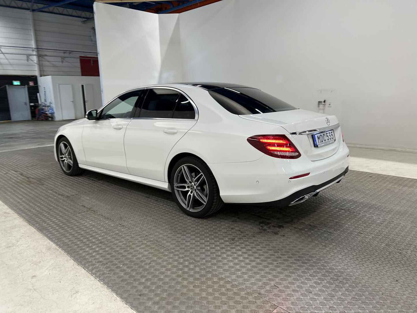 Mercedes-Benz E 220 d 194hk AMG Pano Wide HUD Värmare Kamera