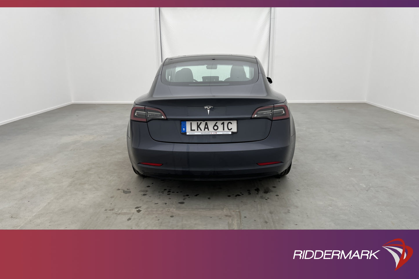 Tesla Model 3 Standard Range Plus 258hk Svensksåld Autopilot