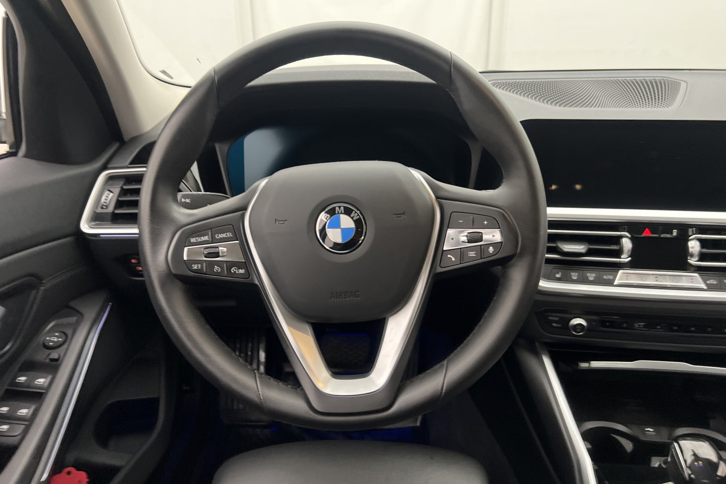 BMW 320d xDrive 190hk Sport line Cockpit Navi Sensorer