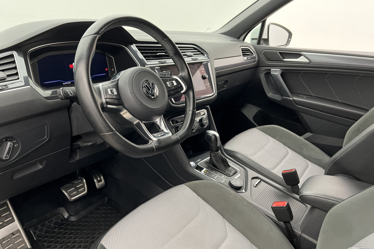 Volkswagen Tiguan Allspace 4M R-Line 7-Sits Cockpit Drag