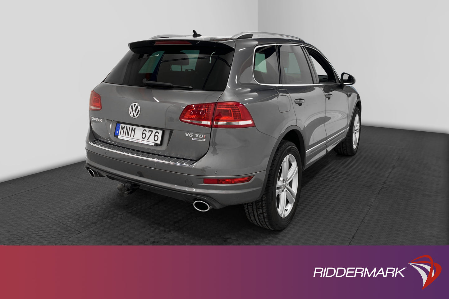 Volkswagen Touareg 3.0 V6 245hk R-line Värm Pano Drag Kamera