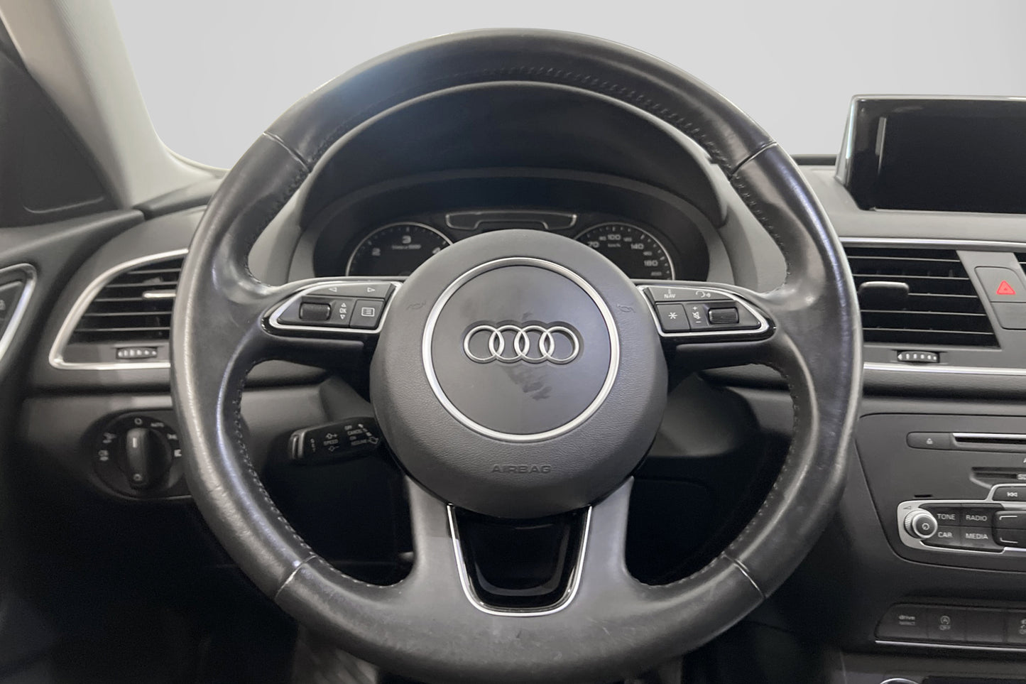 Audi Q3 2.0 TDI quattro S-line M-Värmare H-Skinn Drag