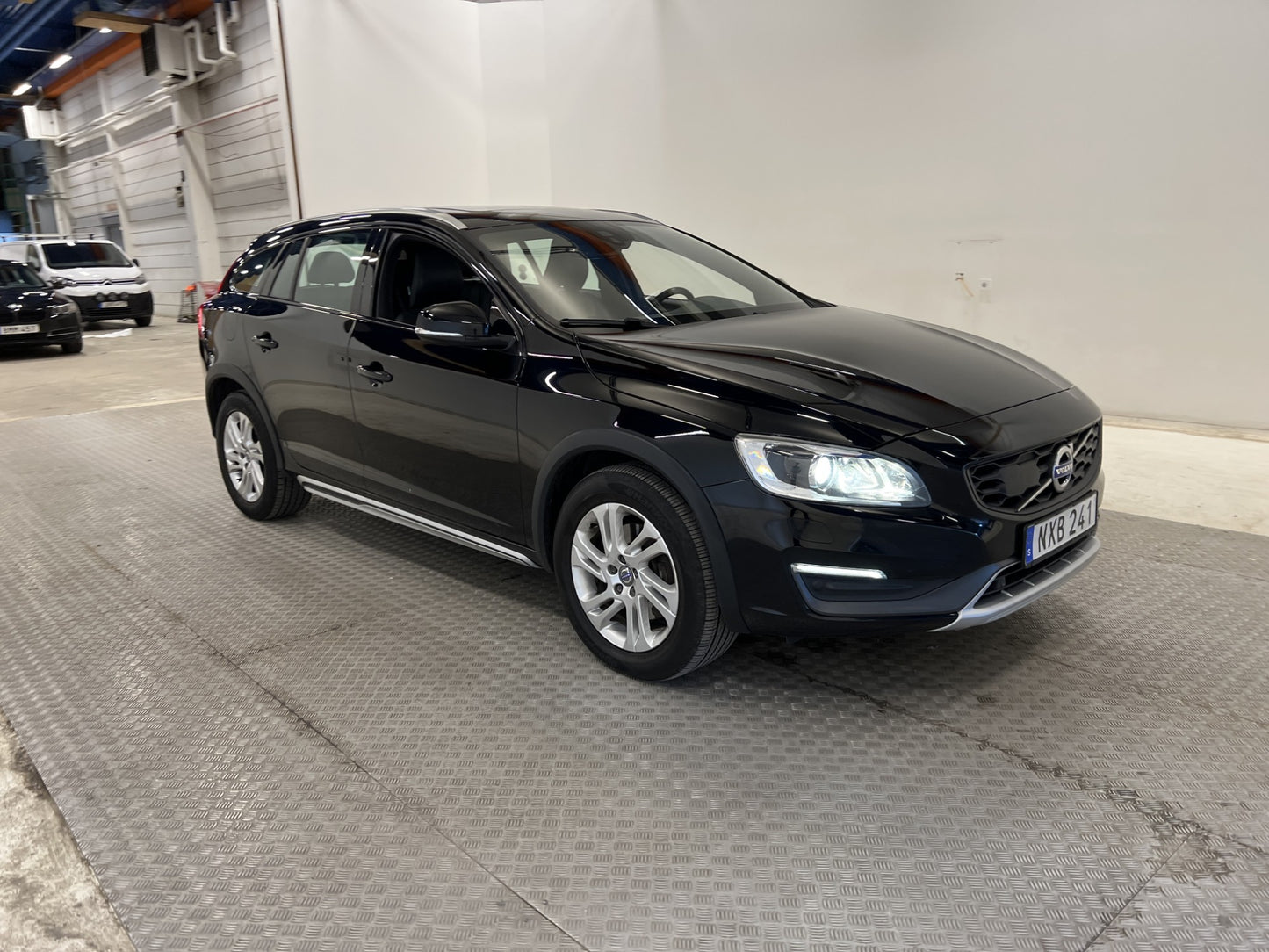 Volvo V60 D4 Cross Country  VOC D-värm T-lucka Skinn Keyless