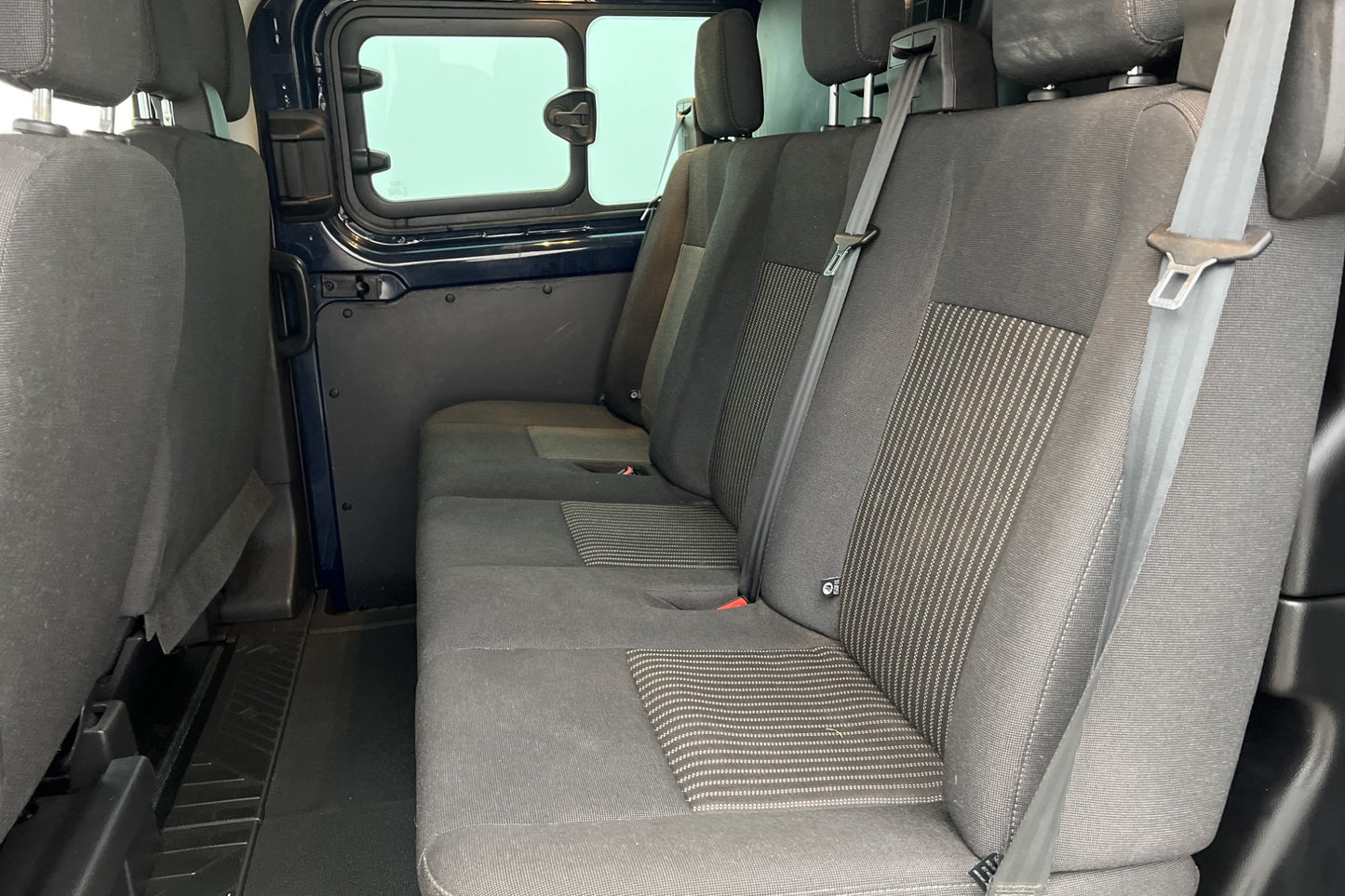 Ford Transit Custom Crew Van L2 155hk Värmare Drag B-Kamera