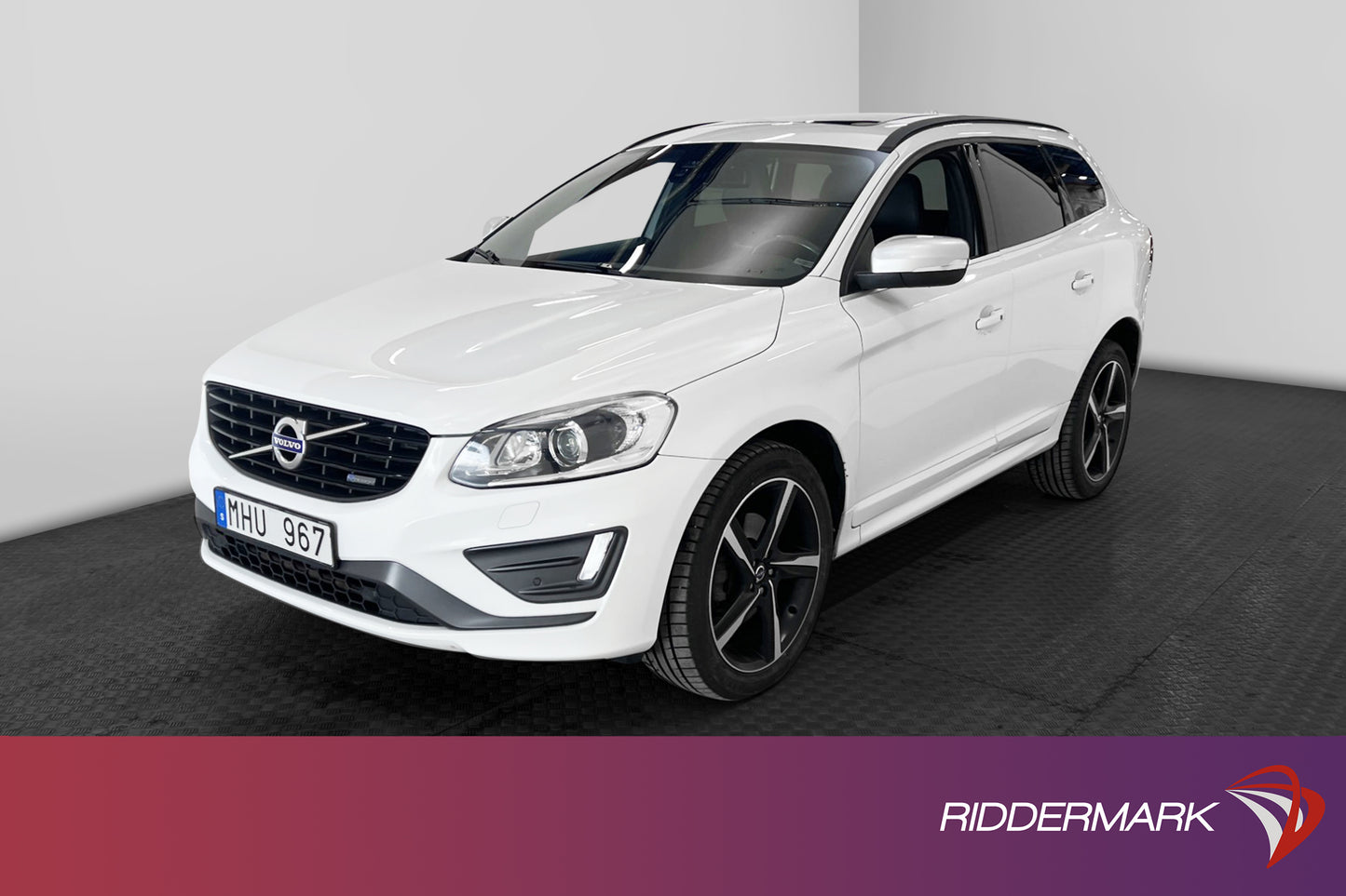 Volvo XC60 D4 AWD 215hk R-Design VOC Pano Värmare Drag Navi