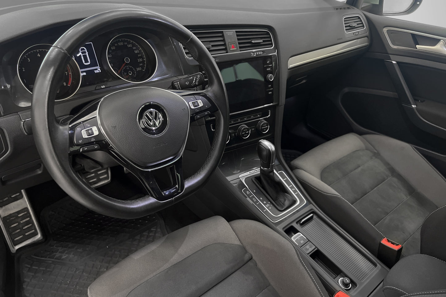 Volkswagen Golf Alltrack 1.8 TSI 4M Bvärm Drag Carplay B-kam