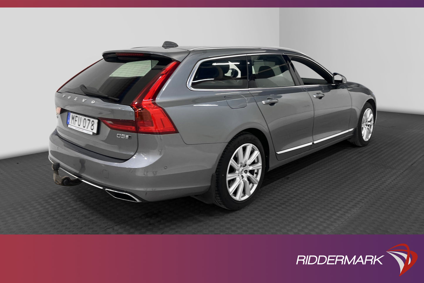 Volvo V90 D5 AWD Inscription VOC Värmare B&W 360° Pano Drag