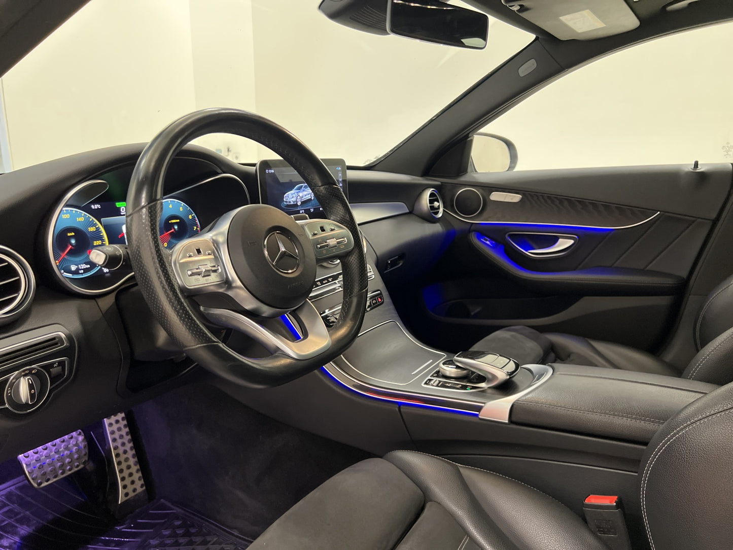 Mercedes-Benz C 200 T 4M 184hk AMG Pano Cockpit Kamera Drag