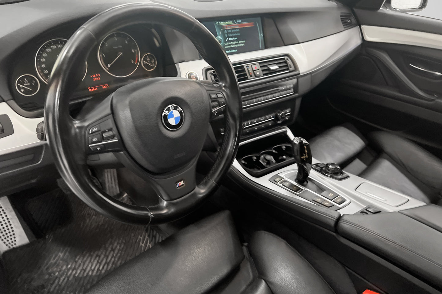 BMW 535d xDrive 313hk M Sport M-värm Pano Skinn Night Vision