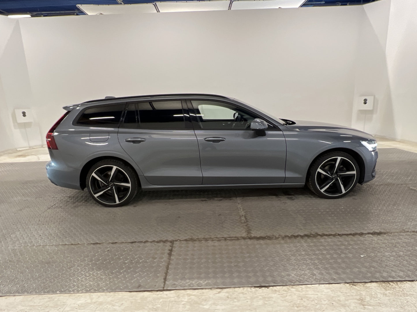 Volvo V60 D4 190hk Momentum Advanced Edition VOC Värmare