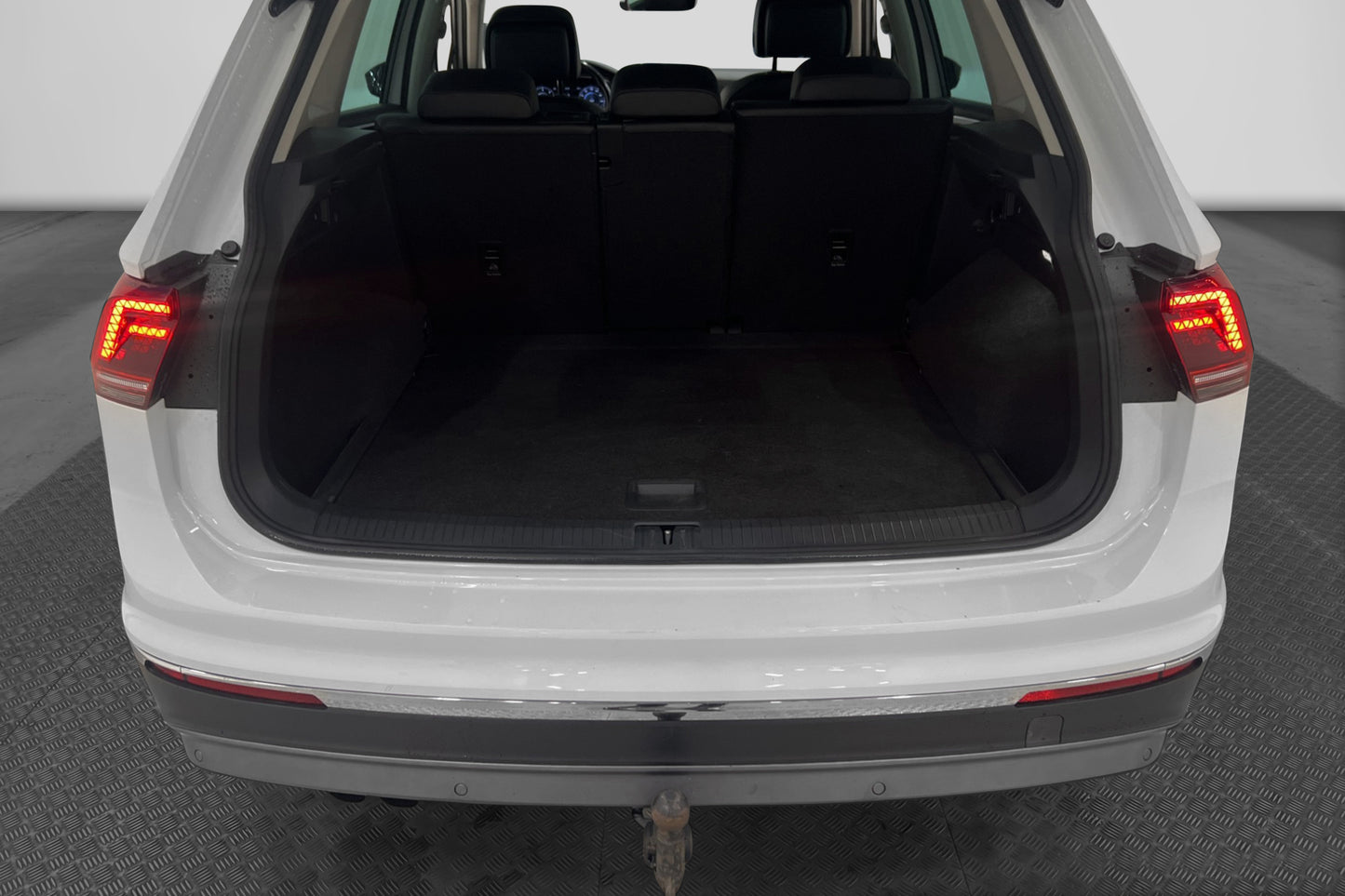 Volkswagen Tiguan 2.0 TDI 4M GT DVärm Cockpit Pano HUD Skinn