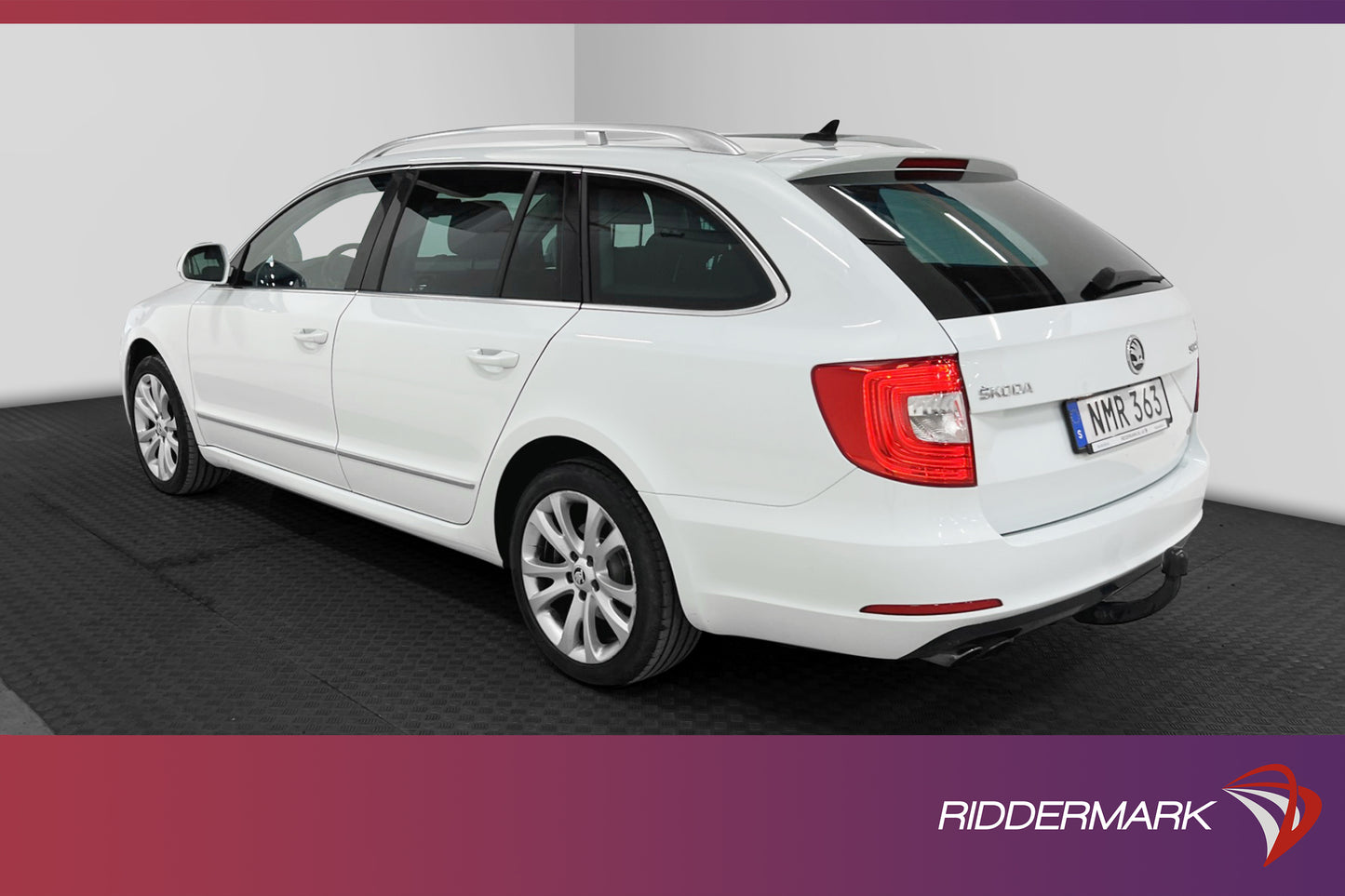 Skoda Superb 2.0 TDI 4x4 170hk Business Pano Värmare Drag