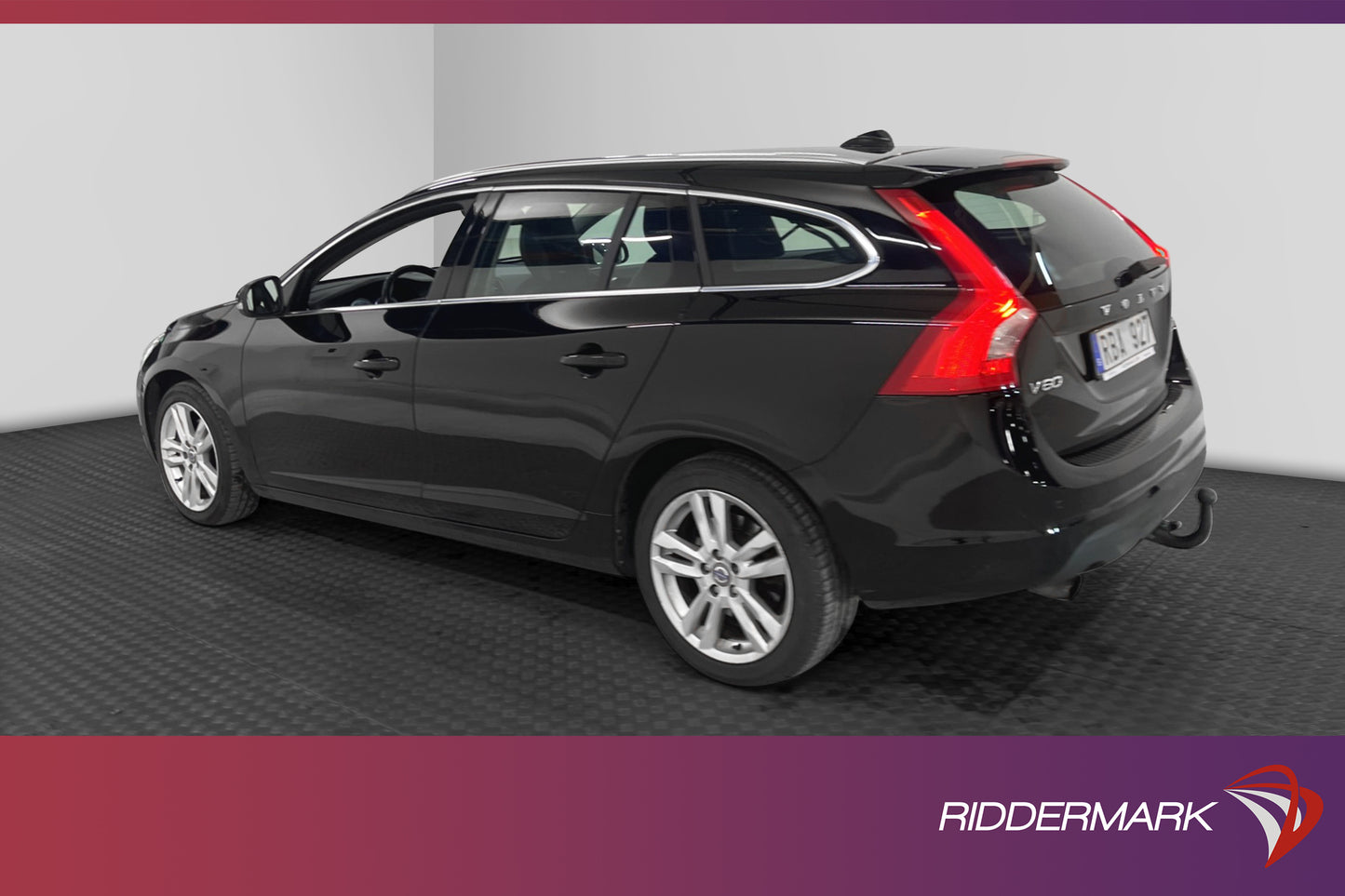 Volvo V60 T4F 180hk Summum Ny kamrem Skinn M-värme Dragkrok