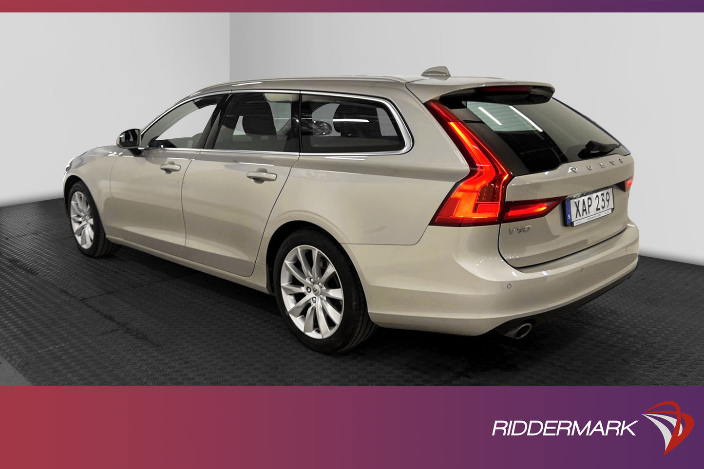 Volvo V90 T4 190hk Momentum Advanced Edition Värmare VOC