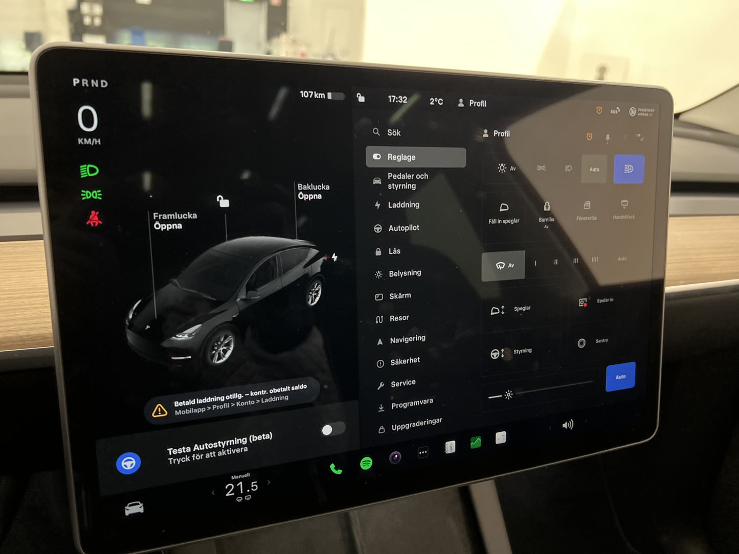 Tesla Model Y Standard Range 299hk Pano Drag Sv.Såld MOMS