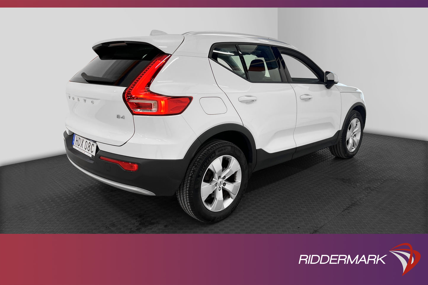 Volvo XC40 B4 197hk Momentum VOC Värmare Kamera BLIS