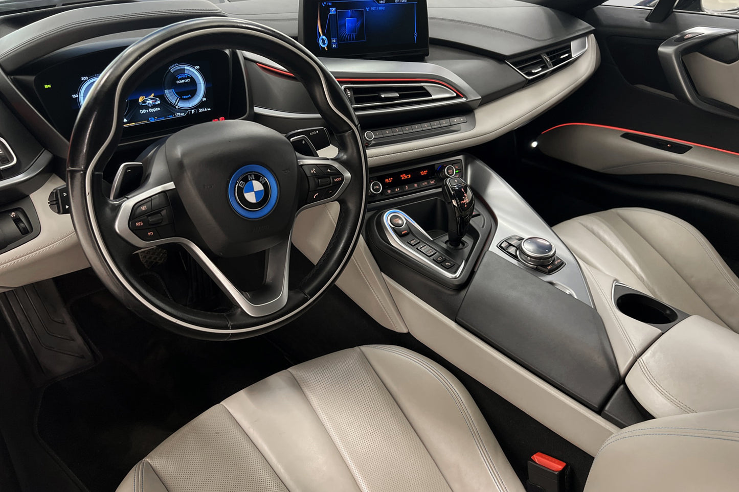 BMW i8 1.5 Steptronic 362hk Pure Impulse Svensksåld HiFi