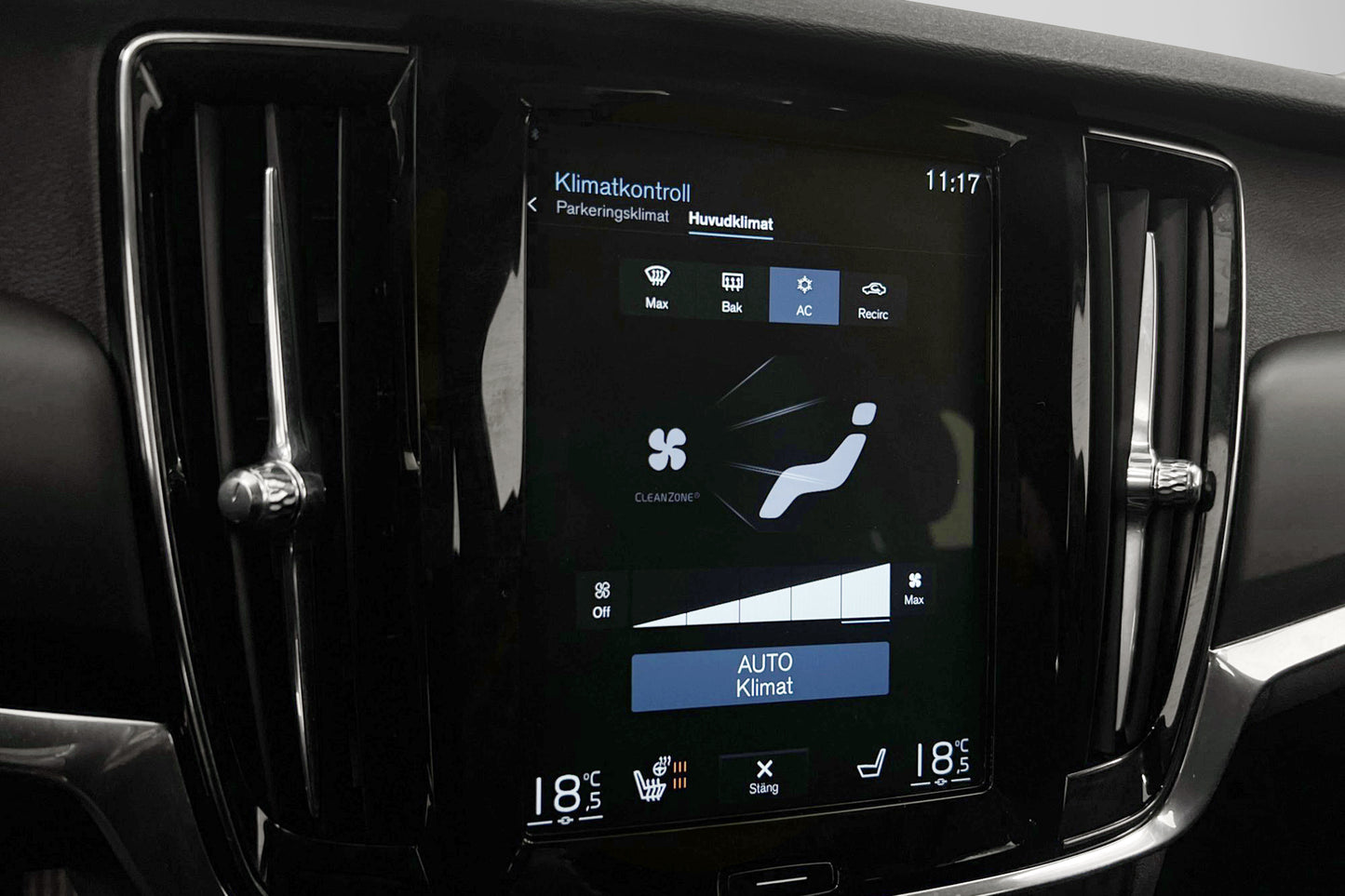 Volvo V90 T4 190hk Kinetic VOC Värmare Drag Carplay Välserv