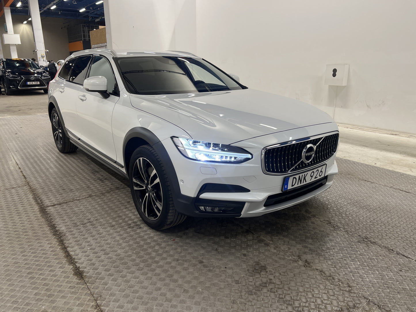 Volvo V90 D4 Cross Country AWD Momentum P-Värmare Navi BLIS