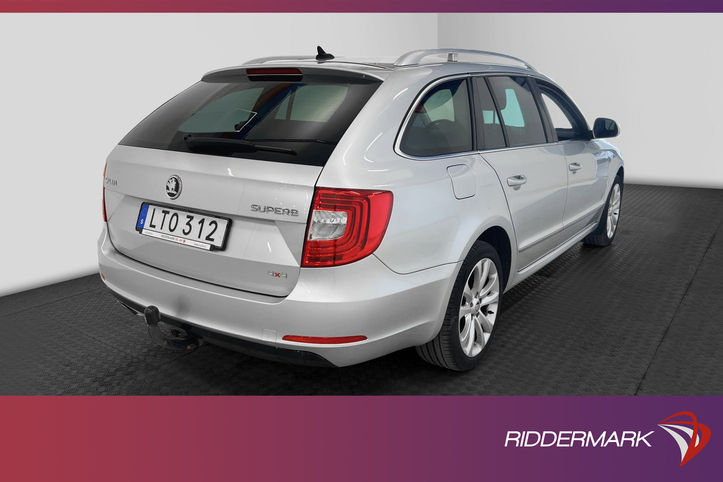 Skoda Superb 2.0 TDI 4x4 140hk D-Värm Drag 2563kr Skatt