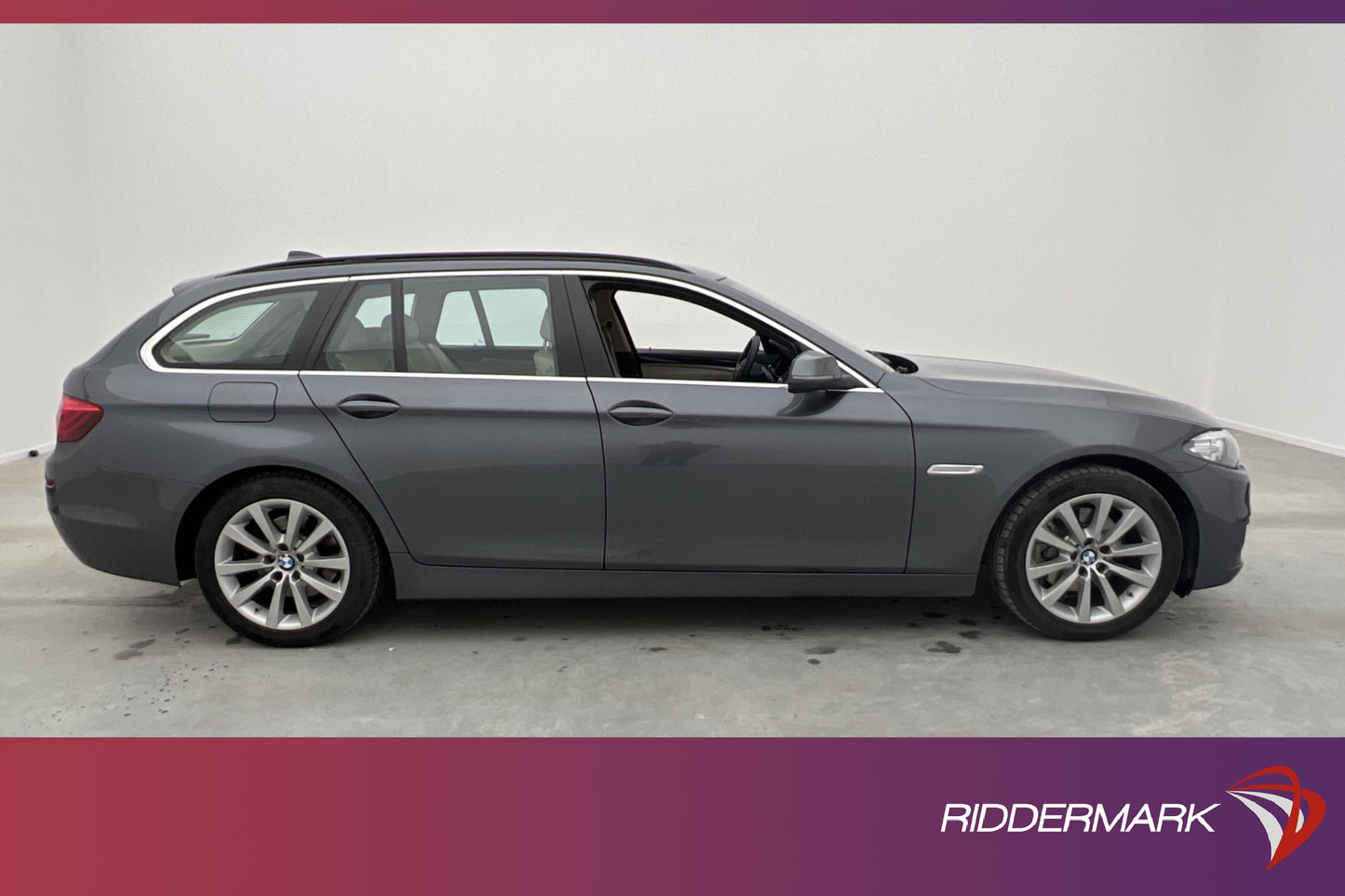 BMW 520 d xDrive Touring M Sport-Ratt Skinn Elstolar Drag