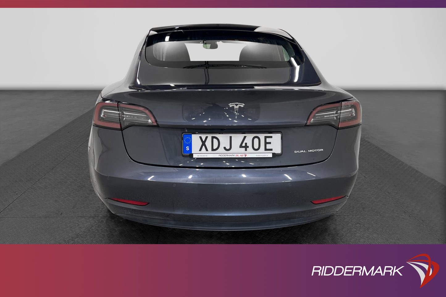 Tesla Model 3 Long Range AWD 440hk Pano Kamera Skinn Sv.Såld