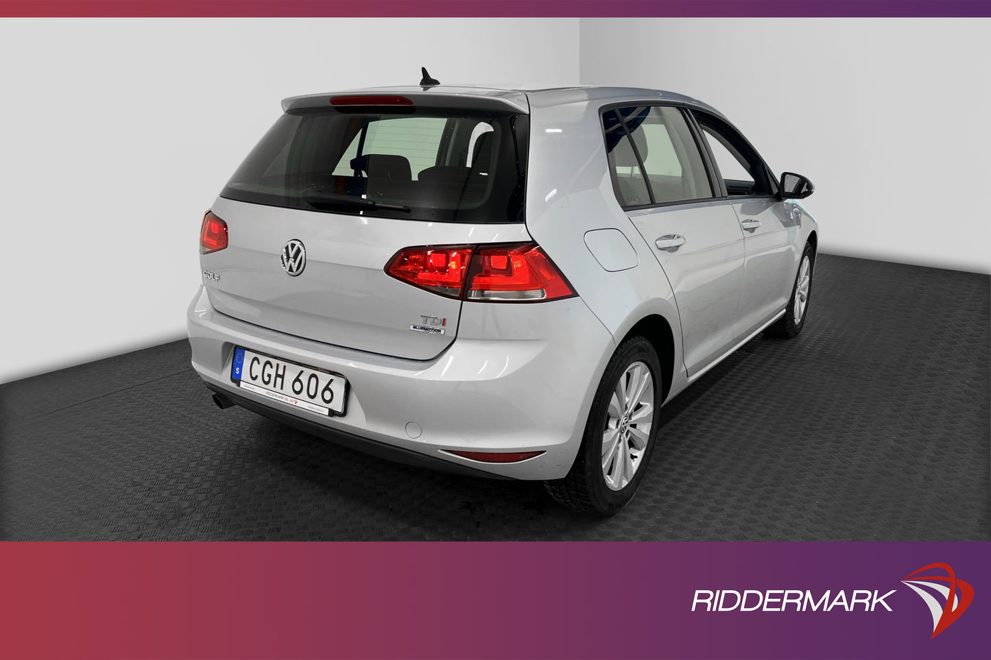 Volkswagen Golf 1.6 TDI 110hk Style Kamera Navi Välservad