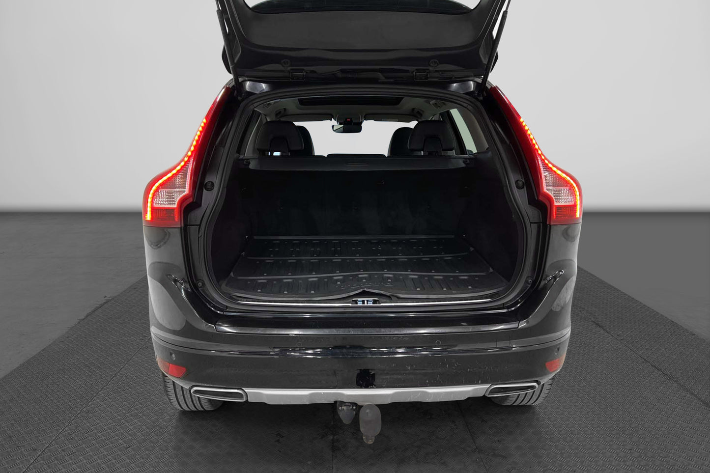 Volvo XC60 D4 190hk AWD Summum D-Värm Pano VOC Navi Skinn