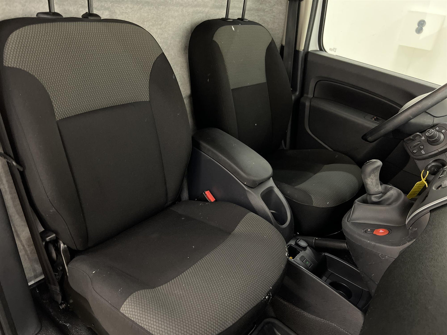 Renault Kangoo 1.5dCi Eu6 Dragkrok Värmare Moms